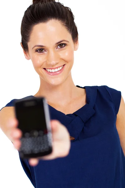 Gyönyörű fiatal nő gazdaság felé kamera szúró telefon — Stock Fotó