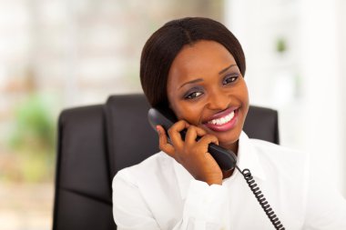 Evet güzel kadın Afrika ofis çalışanı