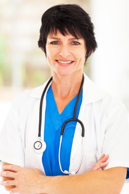 güzel kadın orta yaşlı doktor