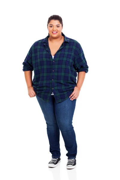 Jovem mulher com sobrepeso retrato de comprimento total — Fotografia de Stock