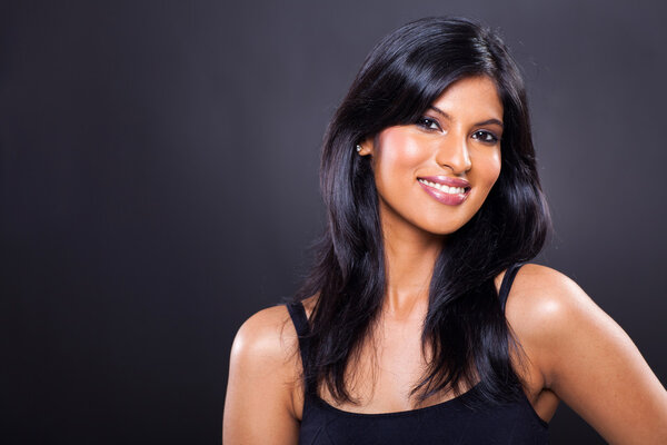 счастливая молодая женщина