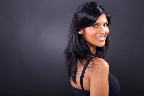 Retrato de mulher muito jovem sorrindo — Fotografia de Stock