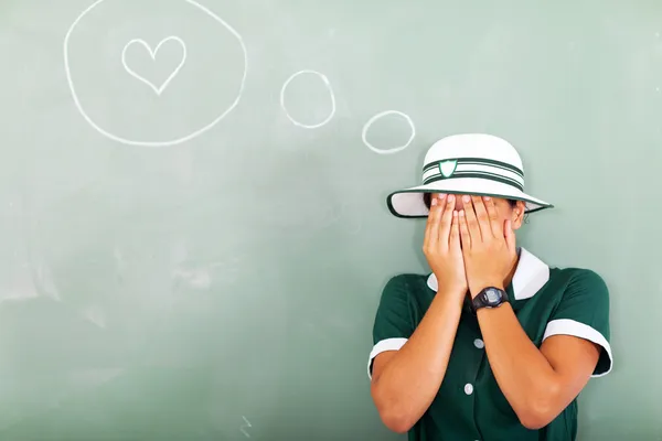 Tímido estudante do ensino médio fantasiando sobre o amor — Fotografia de Stock