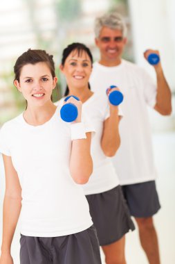 dambıl ile egzersiz aile sıraya girin