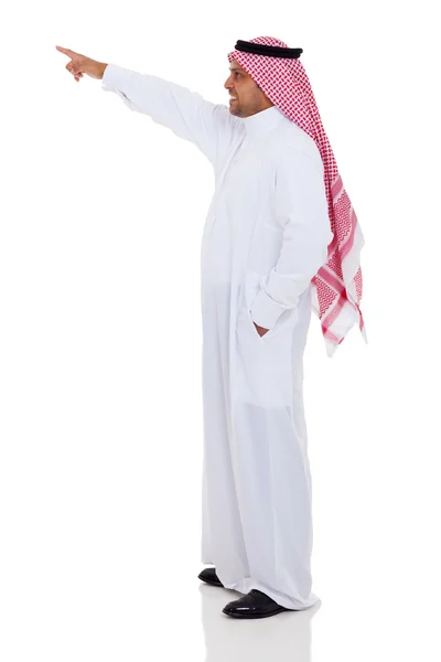 Hombre árabe señalando hacia arriba — Foto de Stock