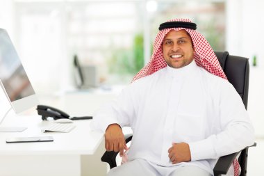 Office Arap iş adamı