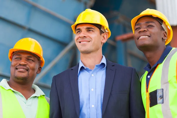 Gerente de la industria pesada y los trabajadores — Foto de Stock