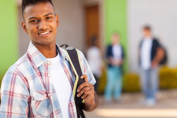 Manliga indiska gymnasiestudent — Stockfoto