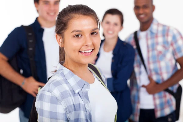 Adolescente com grupo de colegas de escola — Fotografia de Stock