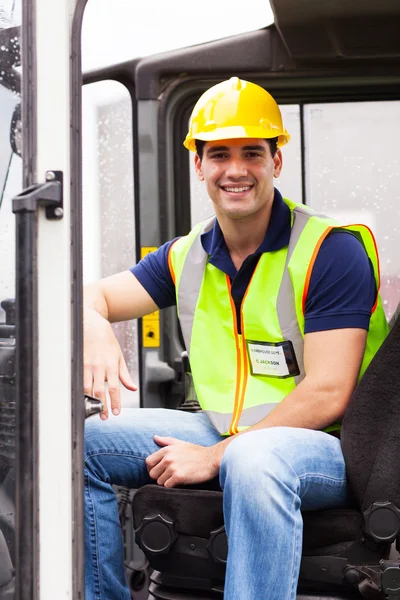 Conductor joven de la carretilla elevadora — Foto de Stock