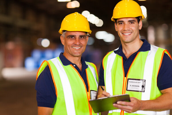 Рабочие склада