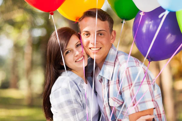 Romantic teen couple outdoors — Stock Photo, Image
