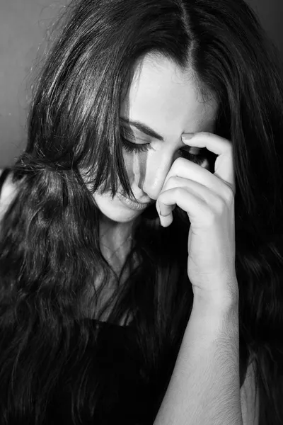 Triste jovem mulher — Fotografia de Stock