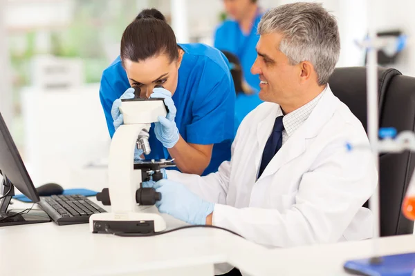 Младший лаборант. Младший лаборант. Процедурная медицинская сестра. Младший лаборант. Медицинская сестра.