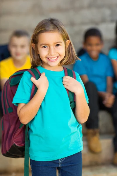 Söt elementära skolflicka — Stockfoto