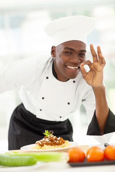 Afro-amerikai szakács finom kéz jel — Stock Fotó