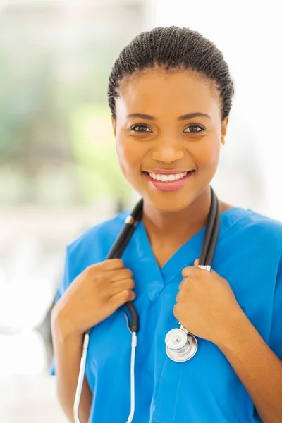 Jeune médecin afro-américain — Photo