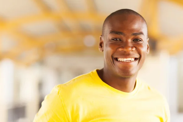 Joven hombre africano retrato — Foto de Stock