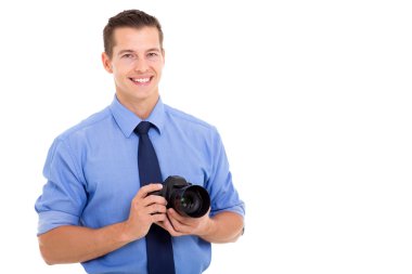 beyaz zemin üzerine genç fotoğrafçı