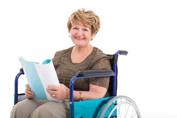 Femme âgée dans un portrait en fauteuil roulant — Photo