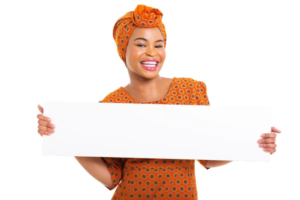 Afrikaanse vrouw presenteren wit bord — Stockfoto
