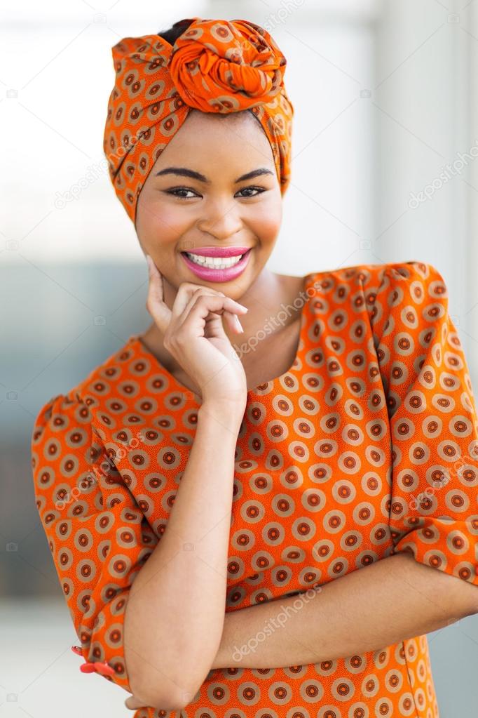 African American Woman Wearing Traditional Attire — Stock
