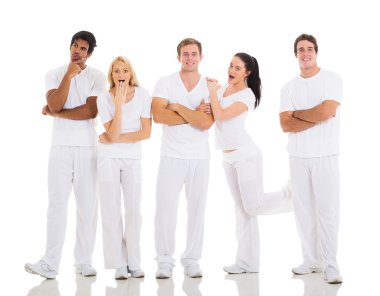 Beyaz üzerinde poz oynak arkadaş grubu