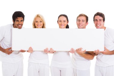 boş başlık tutan arkadaş grubu