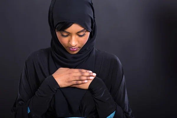 Muslim woman praying — Stock Photo, Image