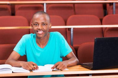 Afrikalı erkek öğrenci