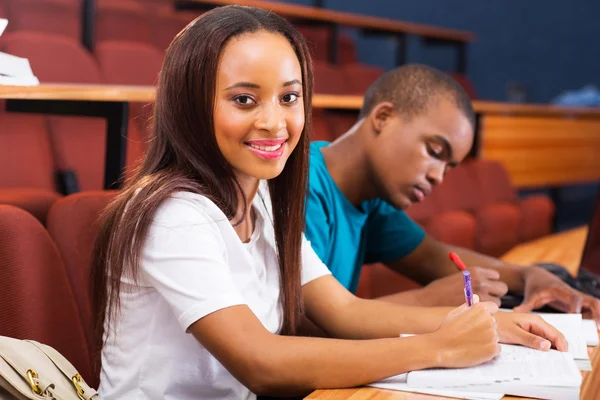 Étudiants en classe — Photo