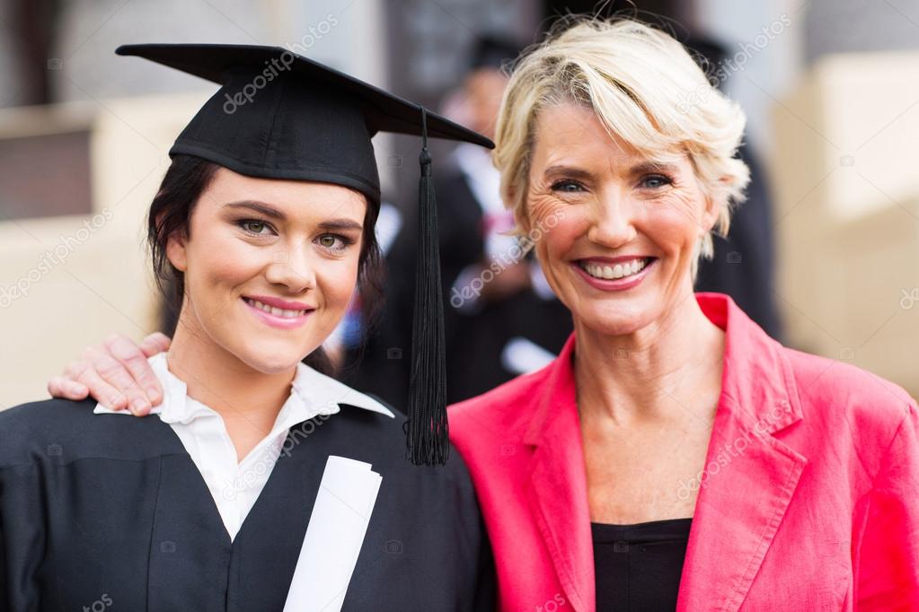 graduation mom outfit