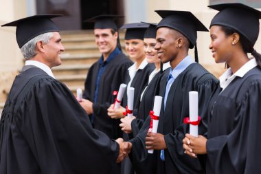 Profesör tokalaşma ile mezunları