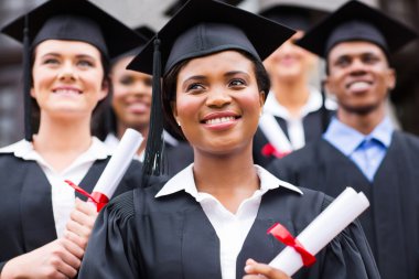 iyimser Üniversitesi mezunları