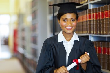 şirin Afrika Üniversitesi Hukuk Okulu mezunu