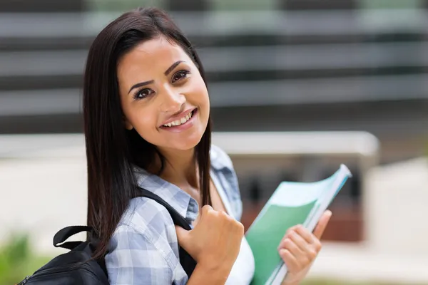 Studente universitaria femminile — Foto Stock