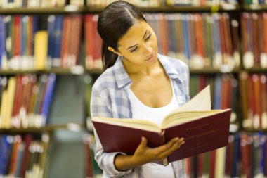 Üniversite öğrenci okuma