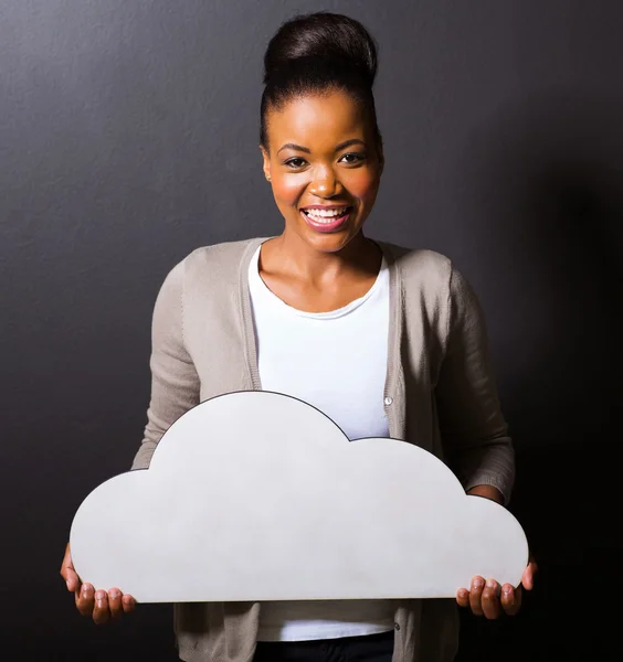 Chica africana sosteniendo nube blanca — Foto de Stock
