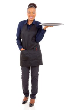 Afrika garson holding boş tepsi