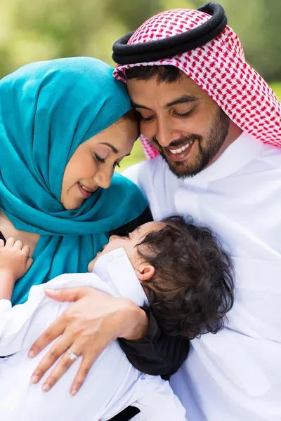 Middle eastern couple and baby boy — стоковое фото