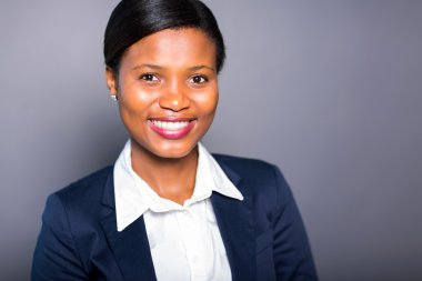 Mutlu Afrikalı kadın