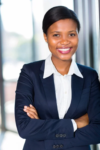 Porträt einer jungen afrikanischen Unternehmerin — Stockfoto