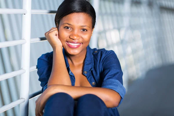 Young african american woman — Stock Photo, Image