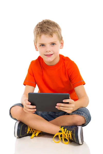 随着平板电脑的小男孩 — 图库照片
