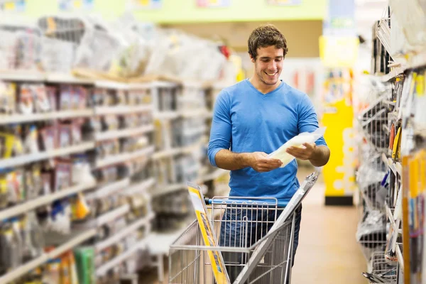 Compras na loja de ferragens — Fotografia de Stock