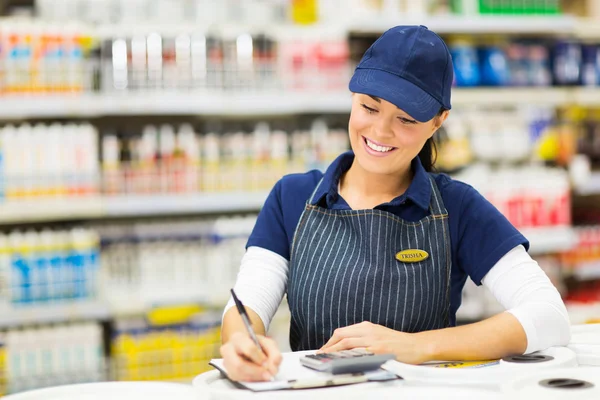 Worker making notes — Stock Photo, Image