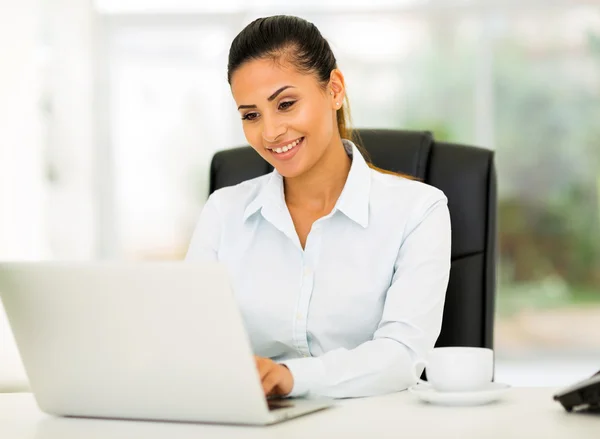 Businesswoman working in office — Stock Photo, Image