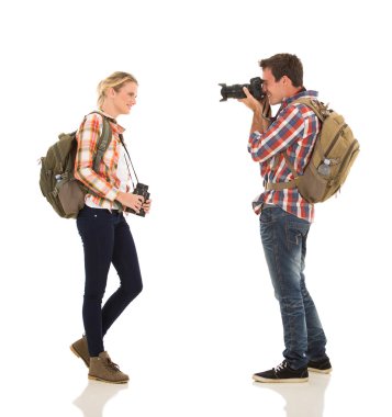 Adam alarak fotoğraf onun kız arkadaşı