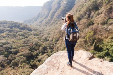 kadın alarak fotoğraf Dağı'nda