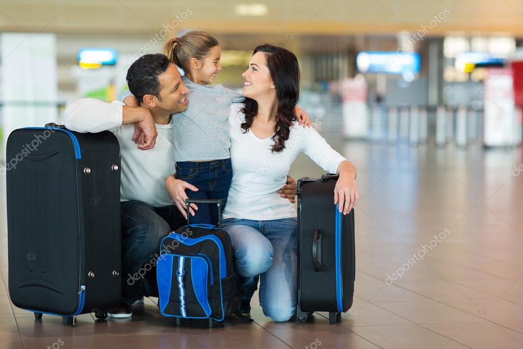 familia-abrazos-foto-de-stock-michaeljung-51621429